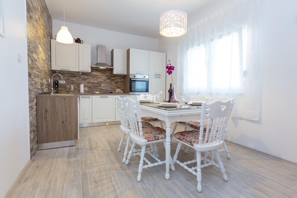 Apartment Perunika 扎达尔 外观 照片