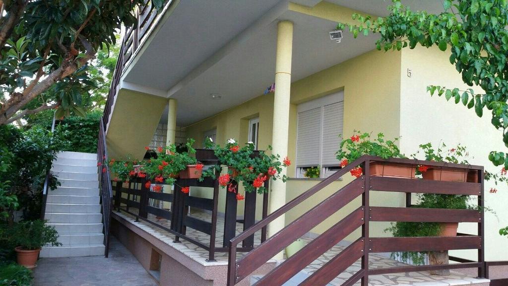 Apartment Perunika 扎达尔 外观 照片